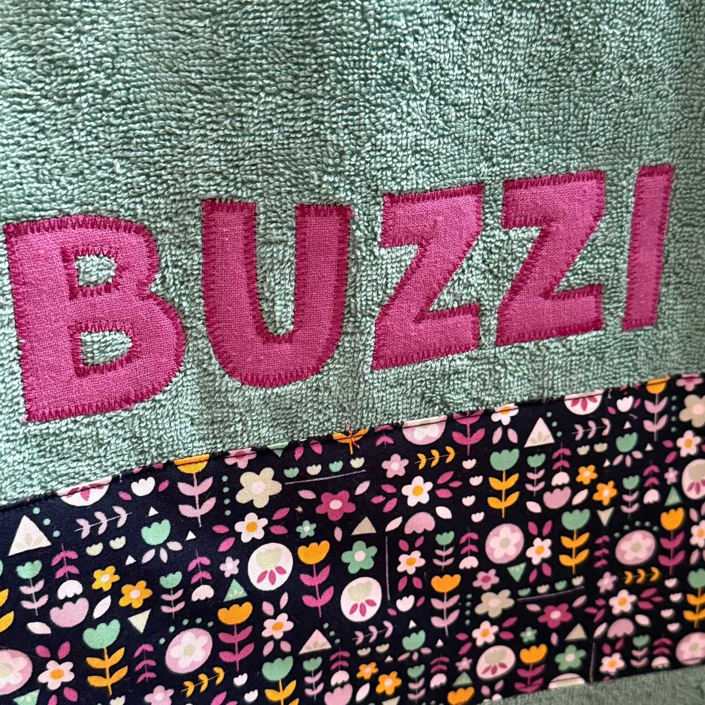 Grünes Duschtuch mit Fuchs – personalisiert mit Namen | Handtuch 70x140 cm