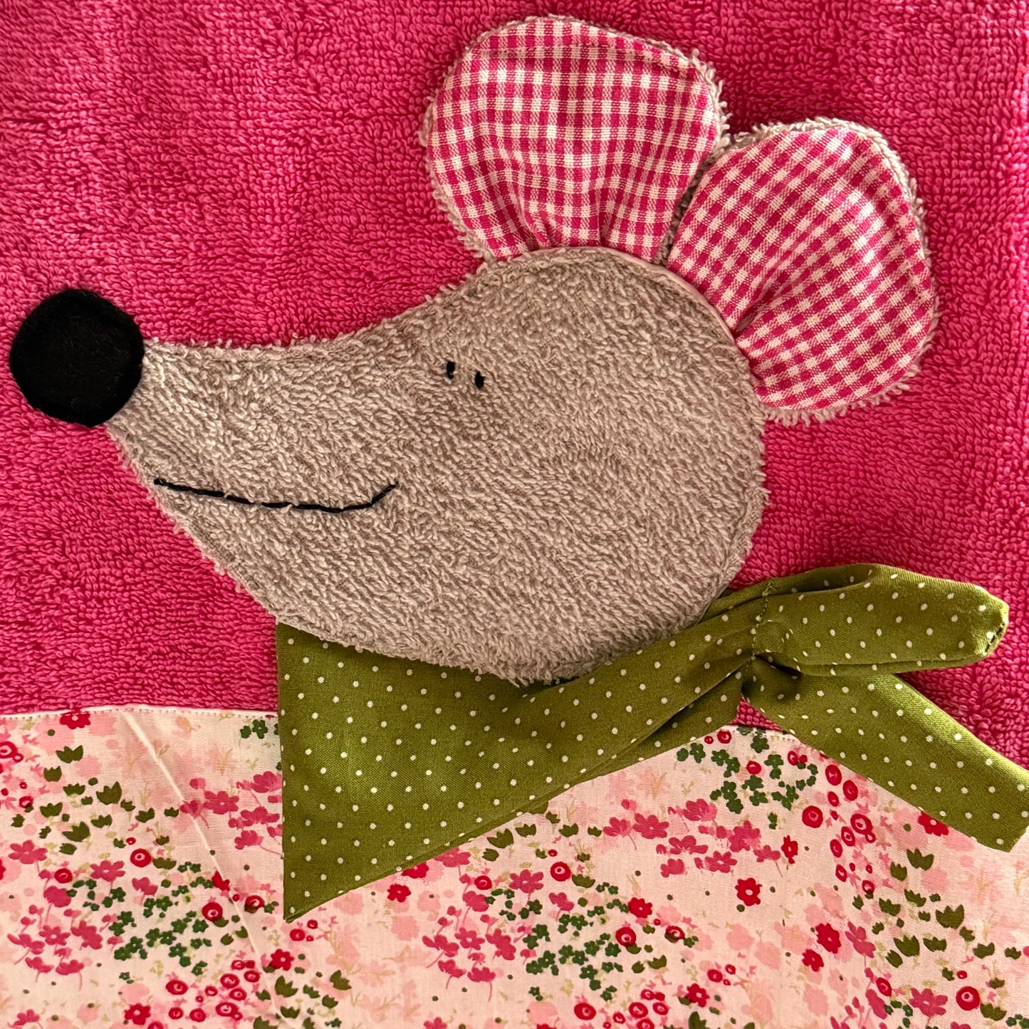 Handgemachtes Duschtuch für Kinder – Maus Motiv & Name – Rosa Handtuch Baby Geschenk personalisiert