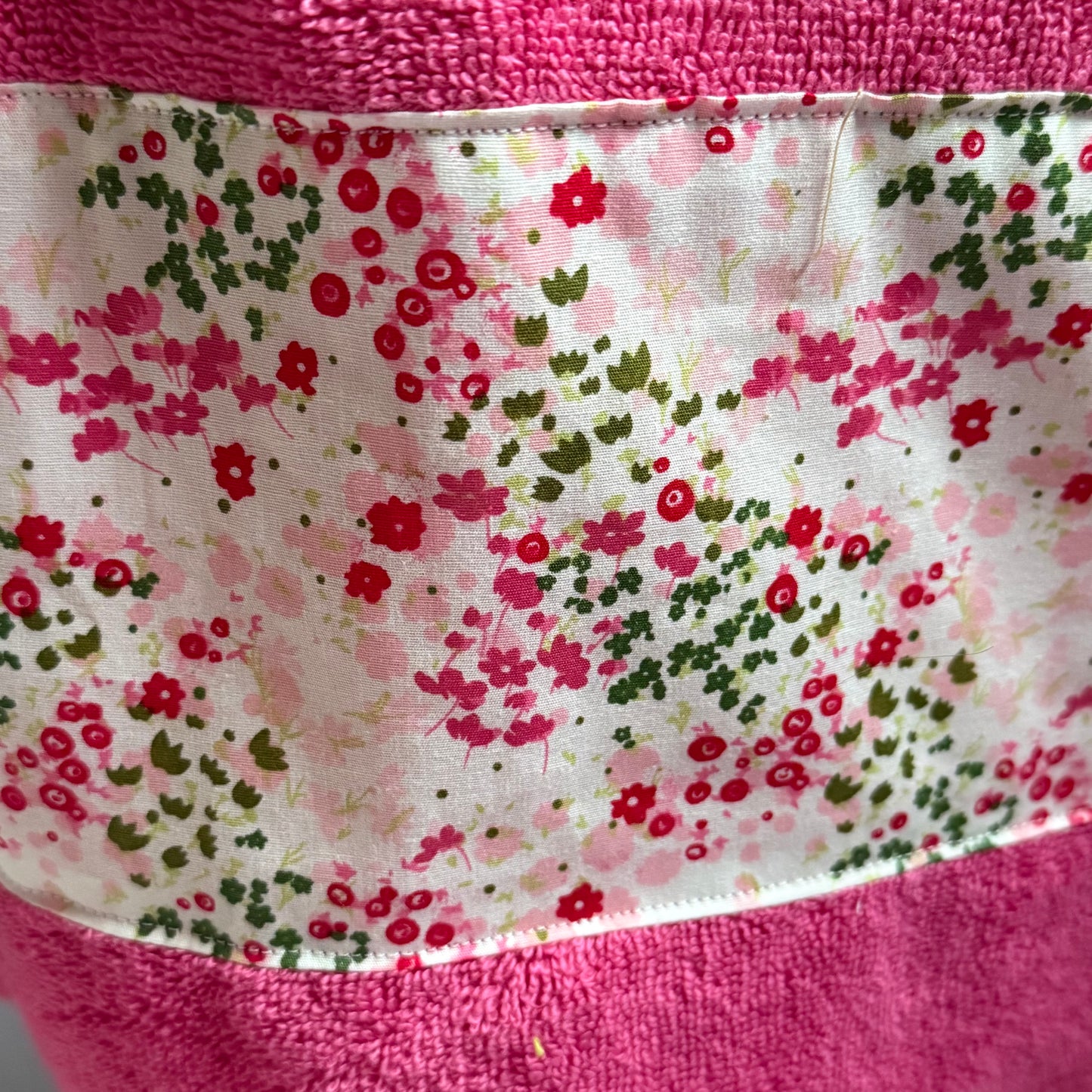 Handgemachtes Duschtuch für Kinder – Maus Motiv & Name – Rosa Handtuch Baby Geschenk personalisiert