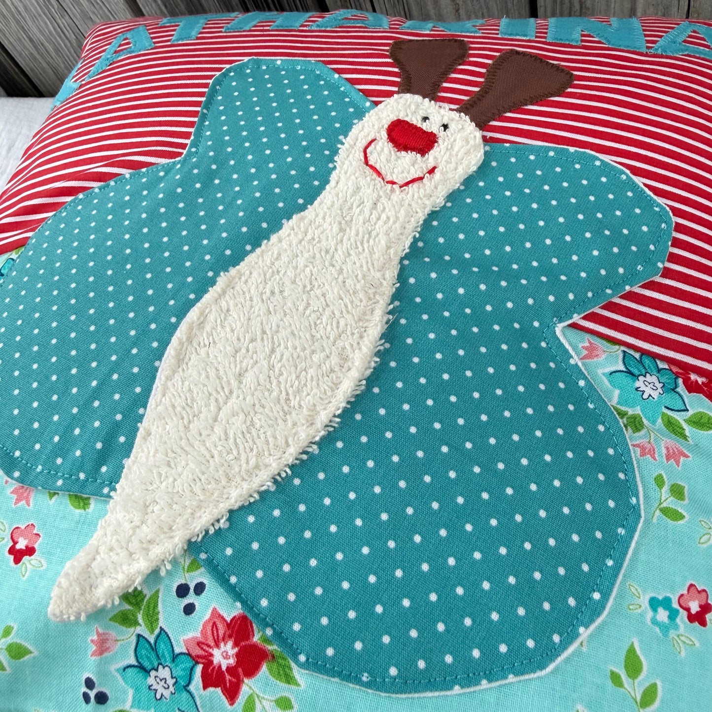 Kissen personalisiert mit Namen | Schmetterling Kinderkissen | Mädchenzimmer Deko