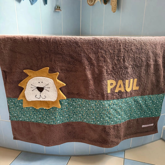 Duschtuch „Löwe“ – personalisiert, handgemacht & kuschelweich