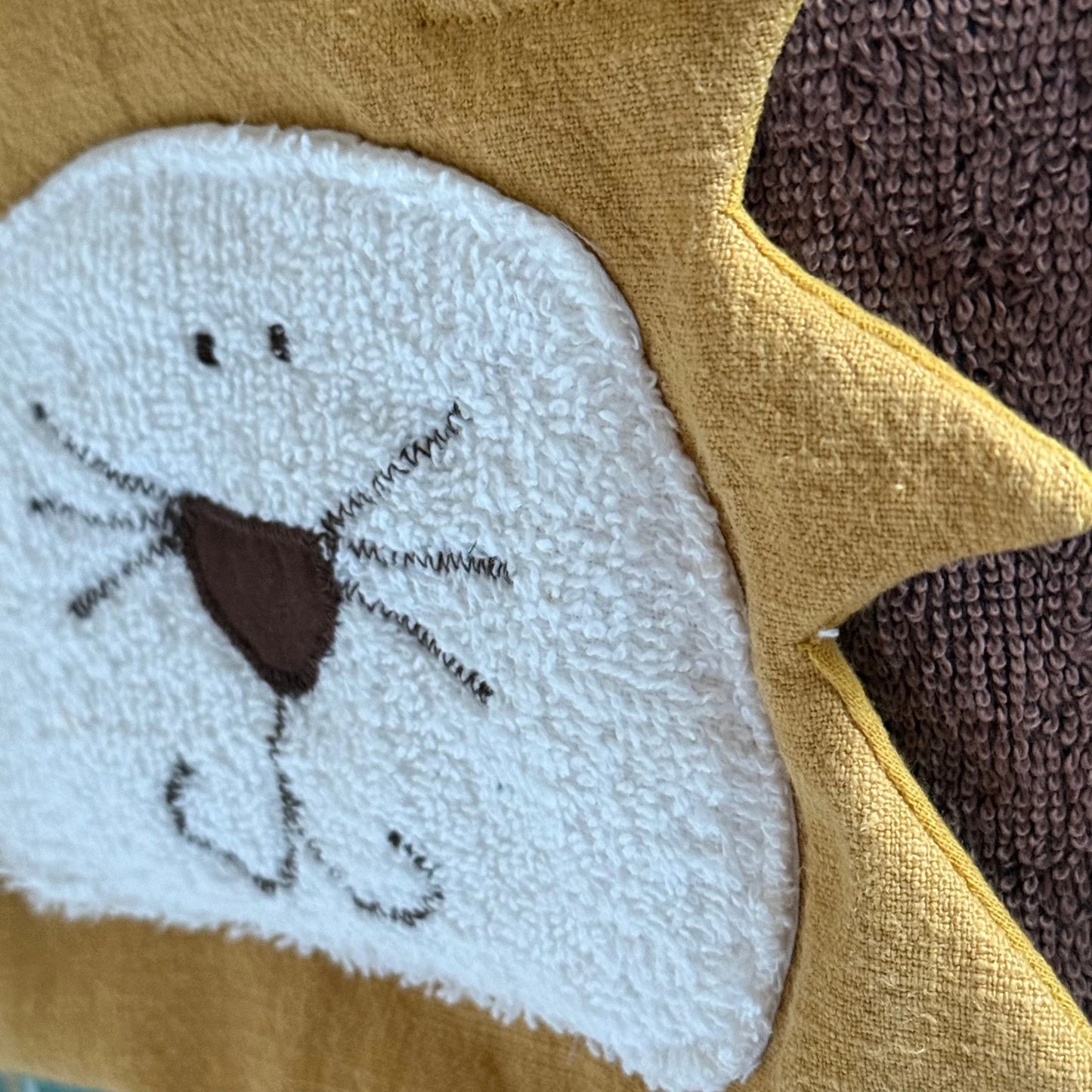 Duschtuch „Löwe“ – personalisiert, handgemacht & kuschelweich