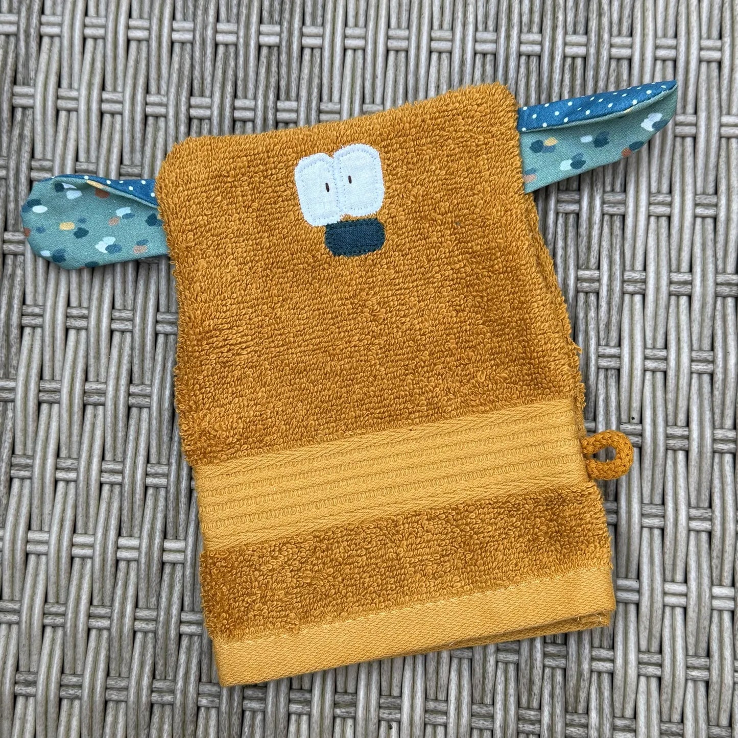 Waschhandschuh Monsterchen – handgemachter Kinder-Waschhandschuh aus Frottee | Lustig & weich