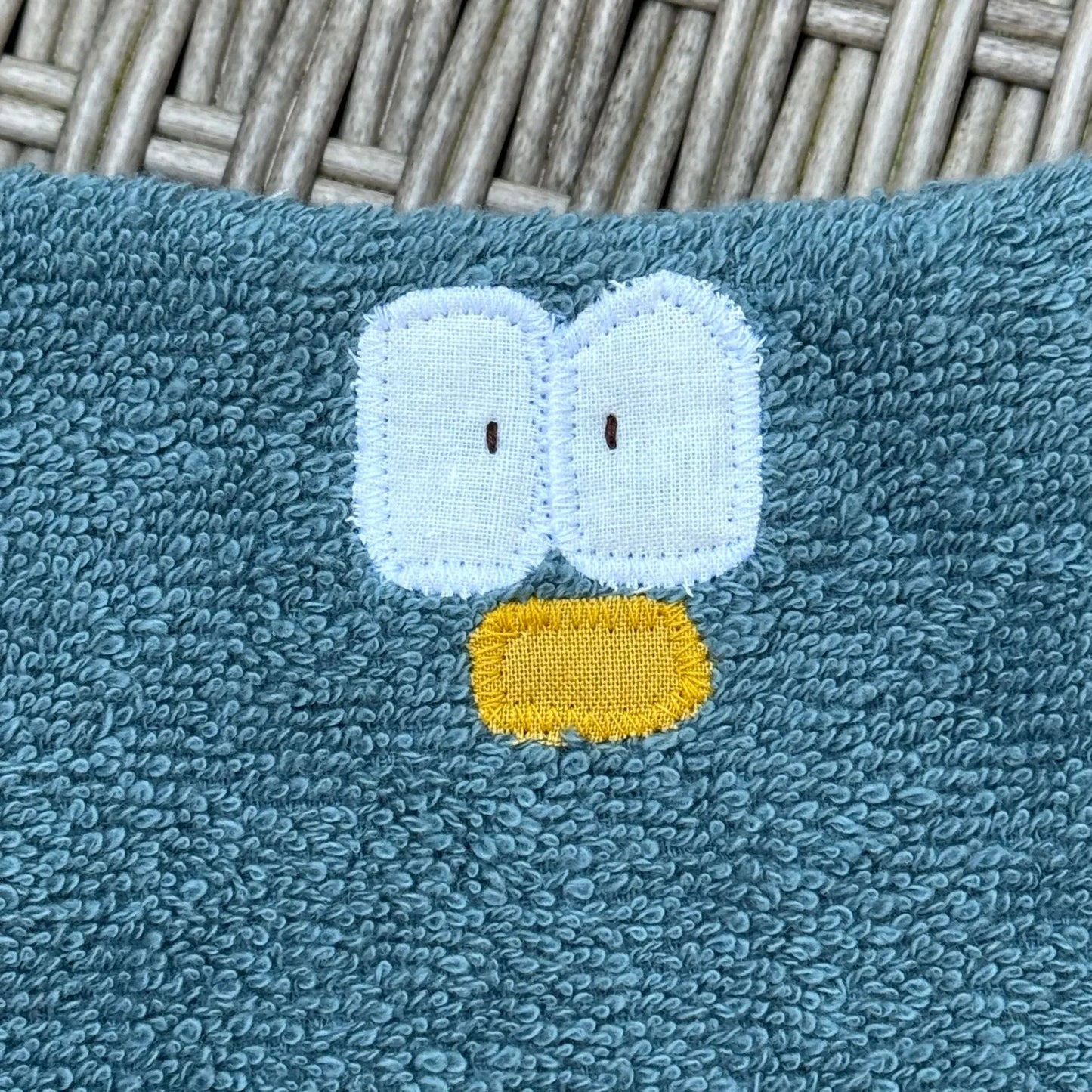 Waschhandschuh Monsterchen – handgemachter Kinder-Waschhandschuh aus Frottee | Lustig & weich