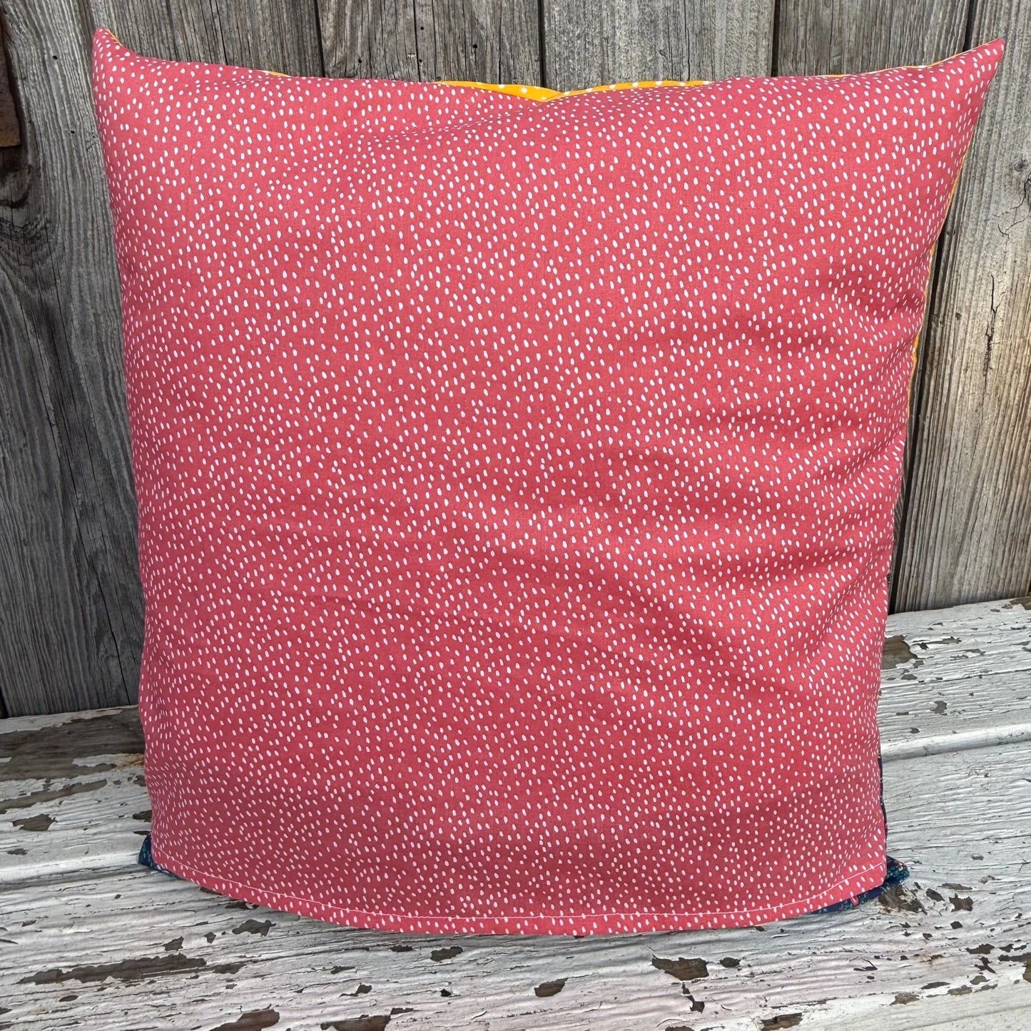 Handgemachtes Kinderkissen Maus -personalisierbar, bunt & kuschelig