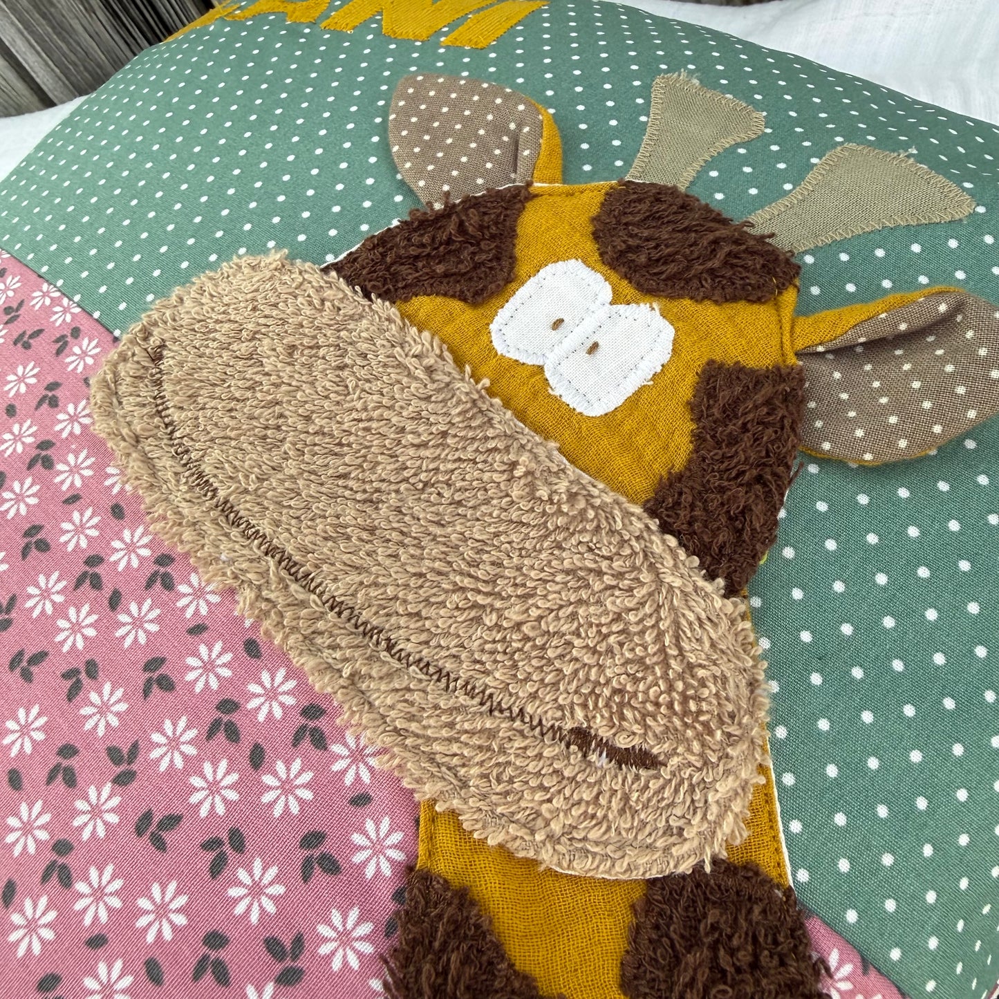 Kissen personalisiert mit Namen Giraffe | Personalisierte Geschenke Baby | Besonderes Geschenk zur Geburt