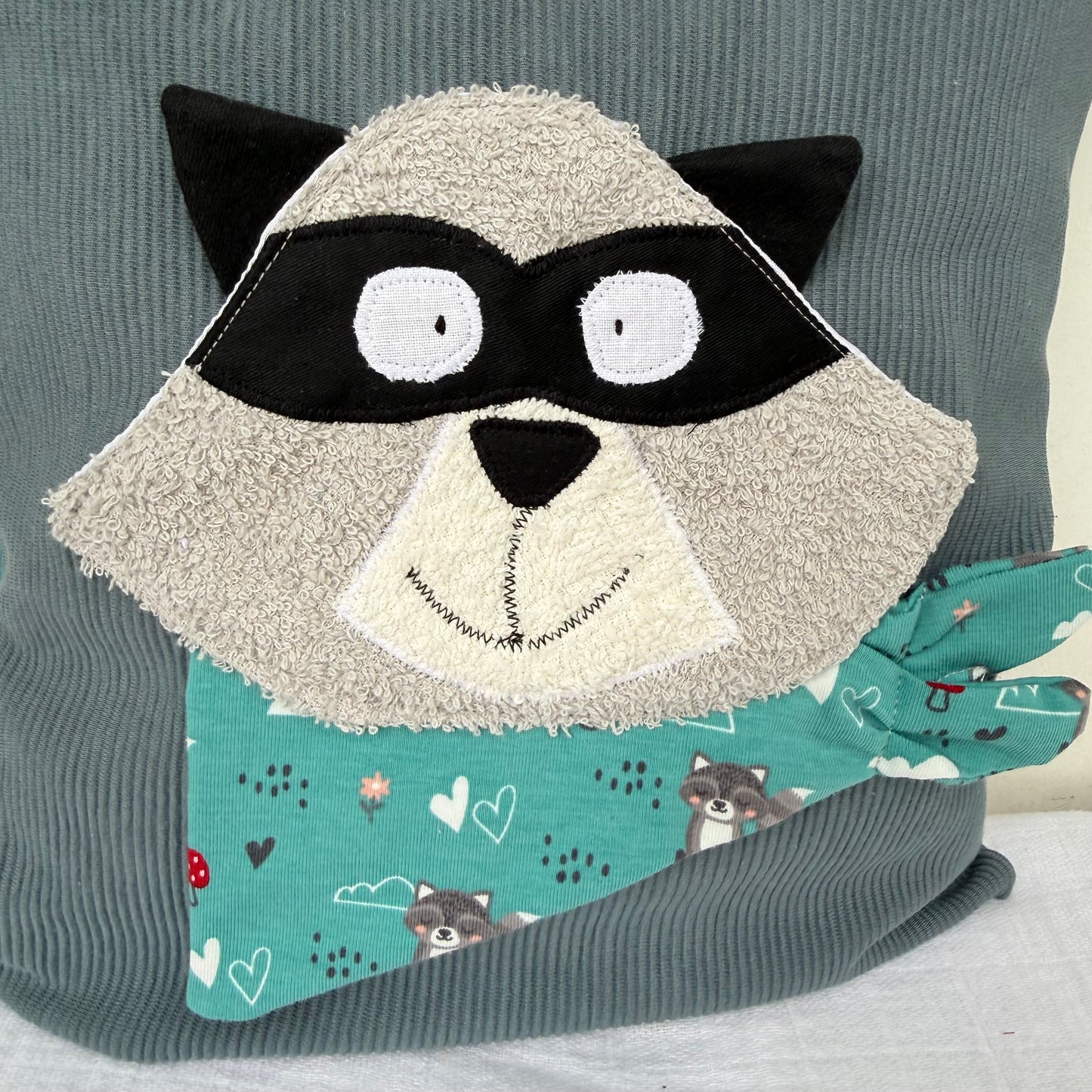 Reisekissen für Kinder Waschbär | Kissen 30x30 | Geschenk für Kindergartenstart
