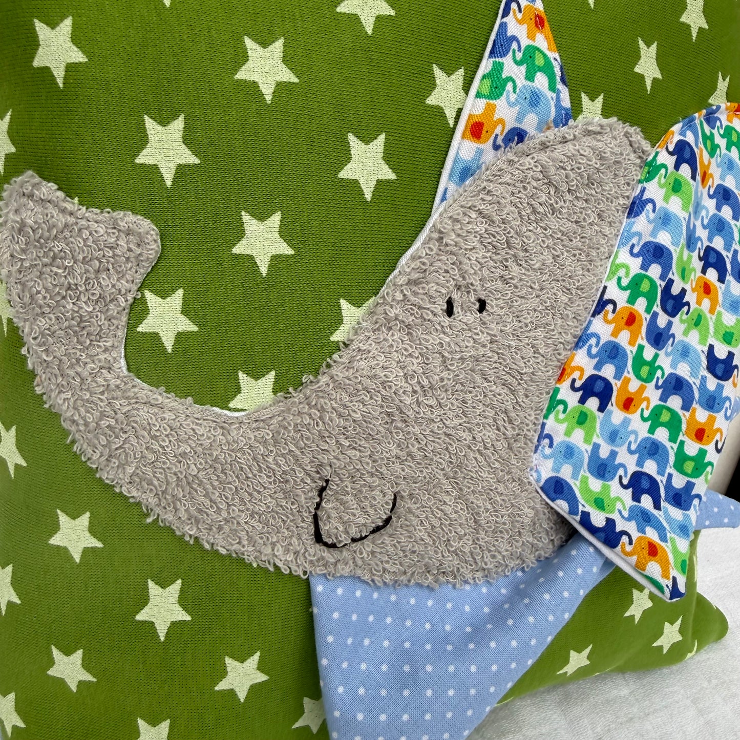 Reisekissen Elefant 30x30 cm – Handgemachtes KINDERKISSEN für Kleinkinder