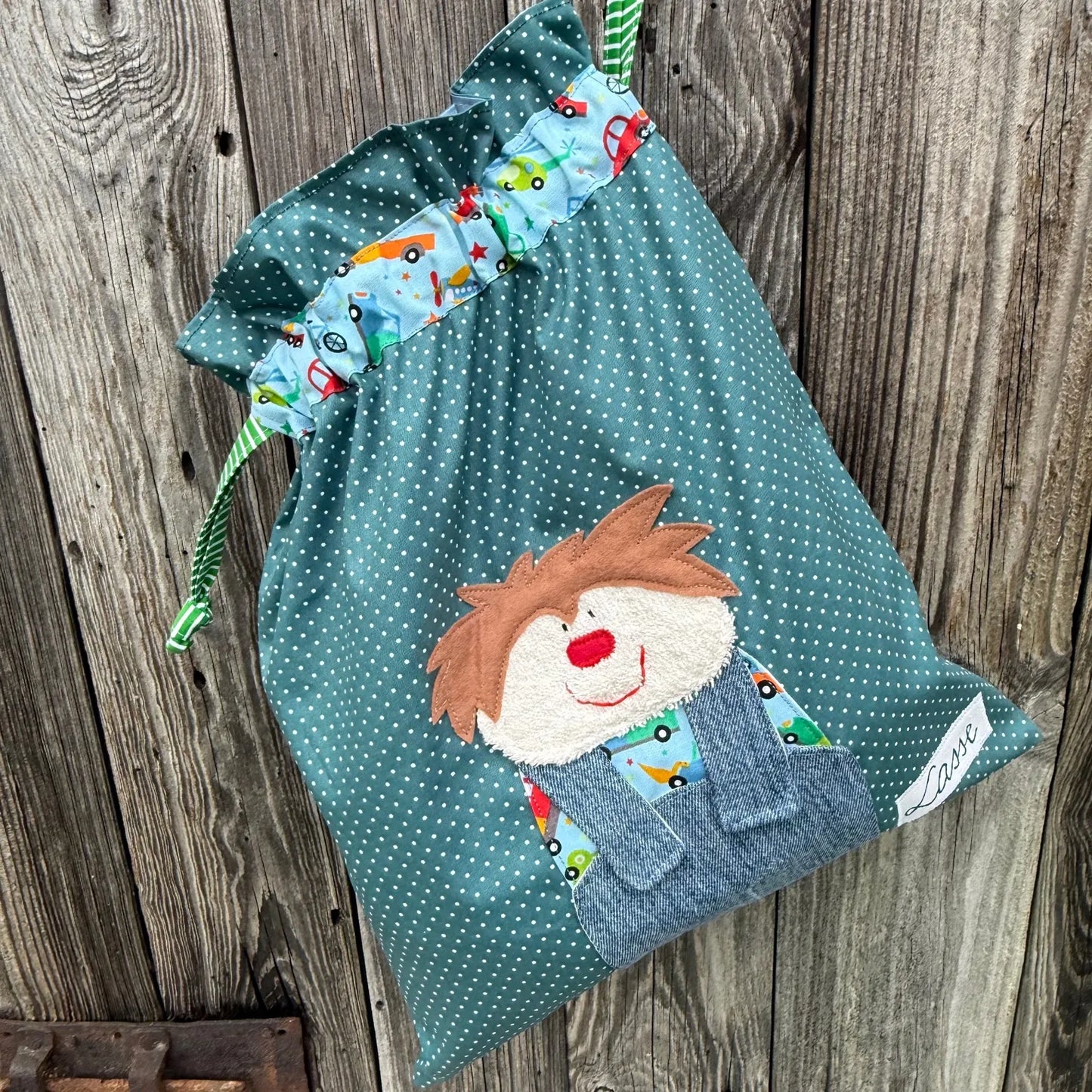 Personalisierbares Geschenkset für Kinder – Wetbag & Kissen mit Namen | Dino & Junge Motiv | Handmade Geschenk zur Geburt & Kita