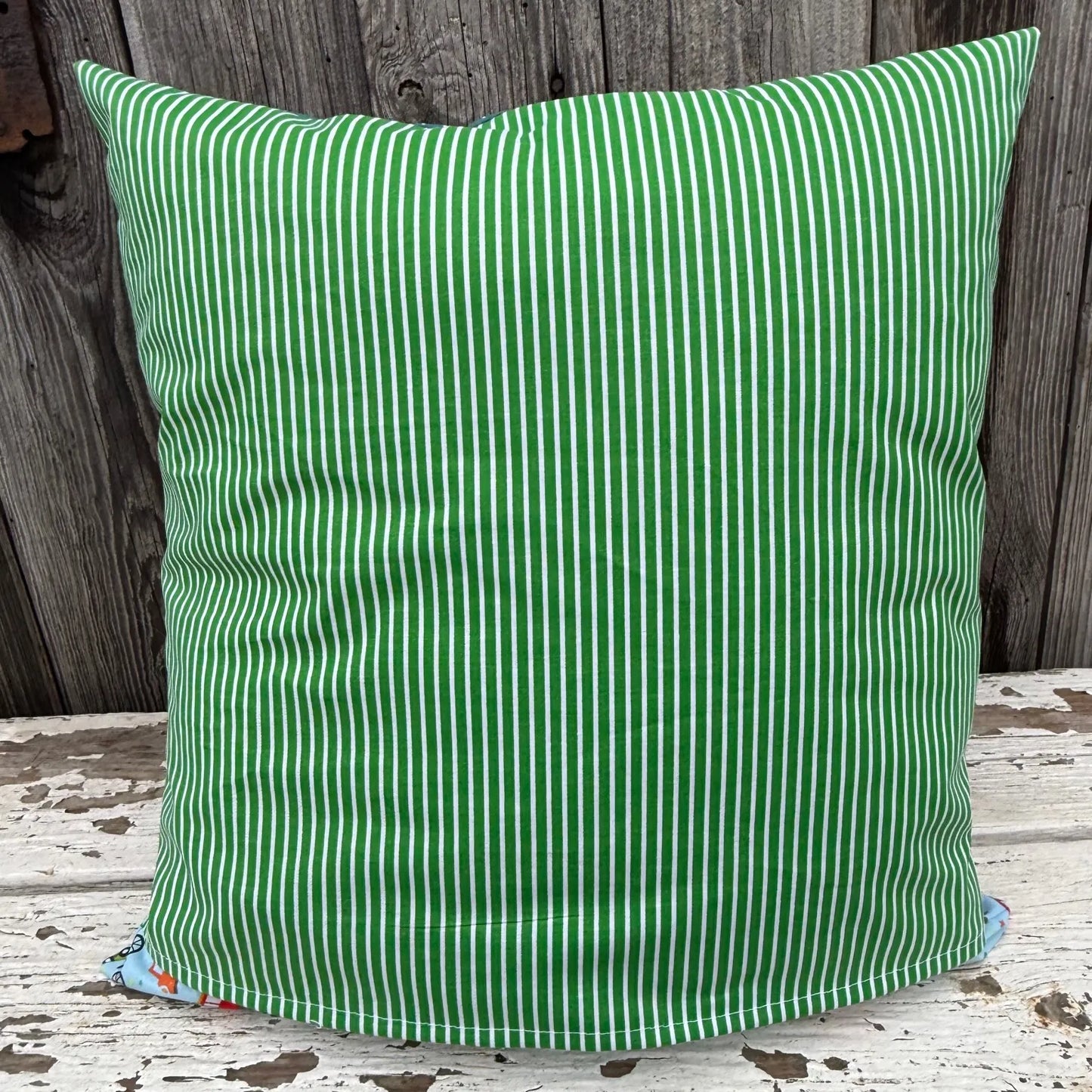 Personalisierbares Geschenkset für Kinder – Wetbag & Kissen mit Namen | Dino & Junge Motiv | Handmade Geschenk zur Geburt & Kita