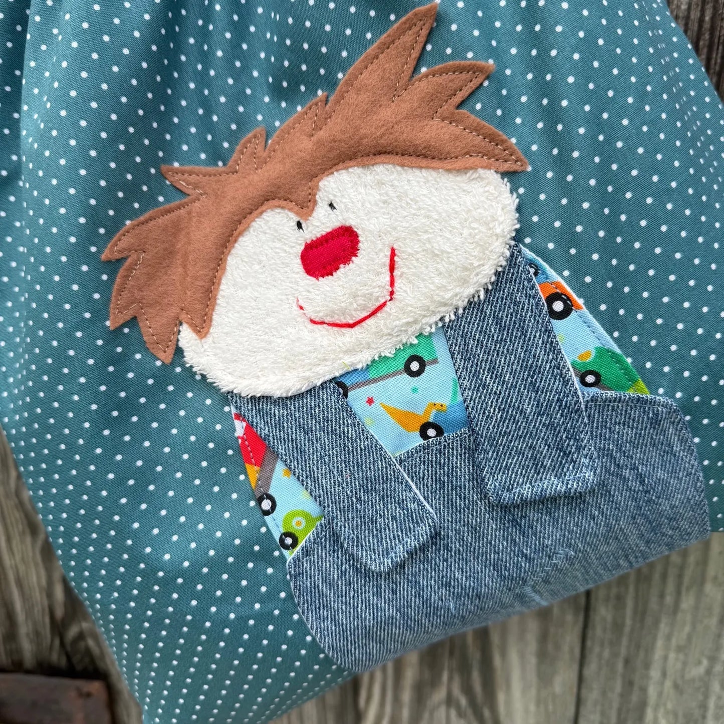 Personalisierbares Geschenkset für Kinder – Wetbag & Kissen mit Namen | Dino & Junge Motiv | Handmade Geschenk zur Geburt & Kita