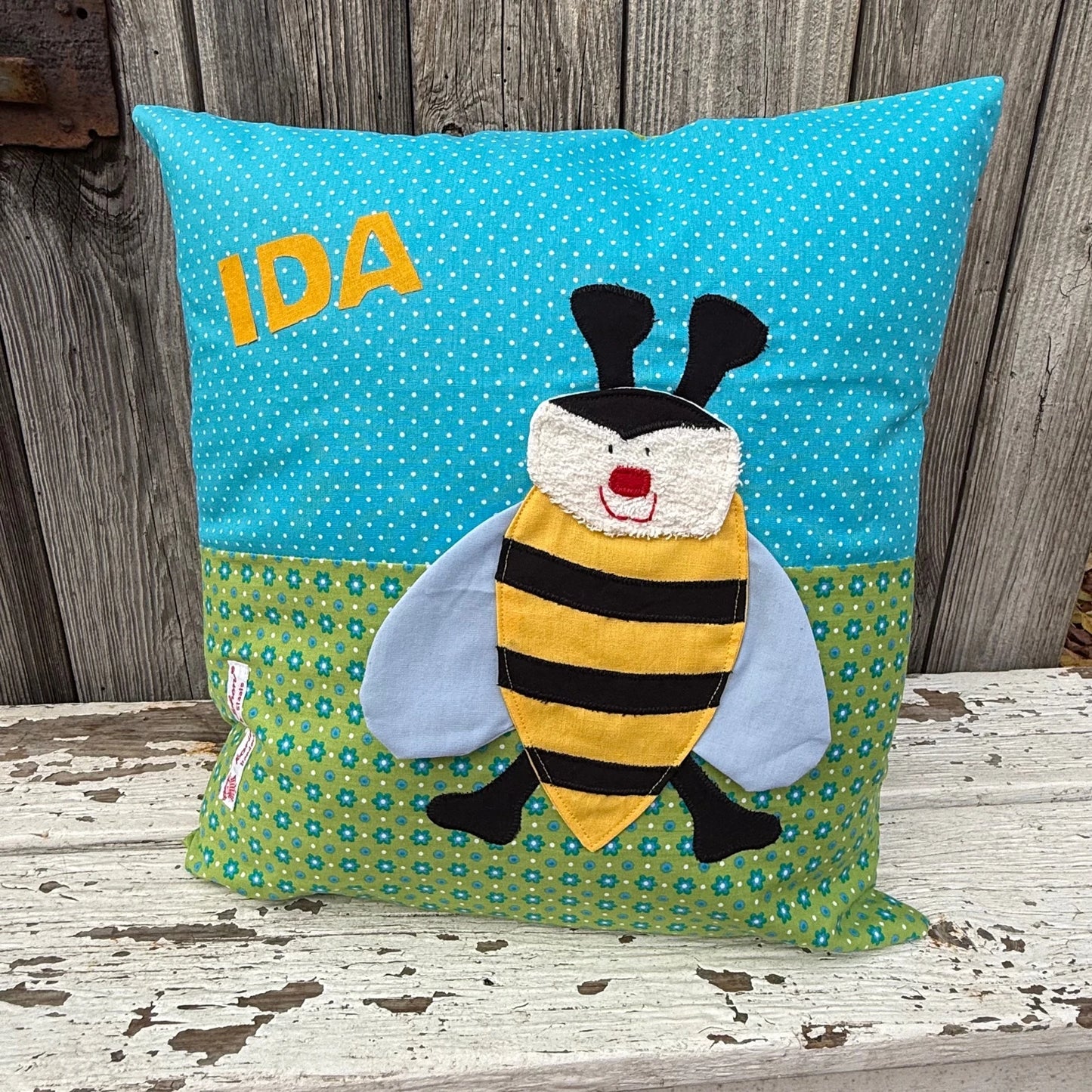 Kissen Biene personalisiert - handmade Kinderkissen mit Namen