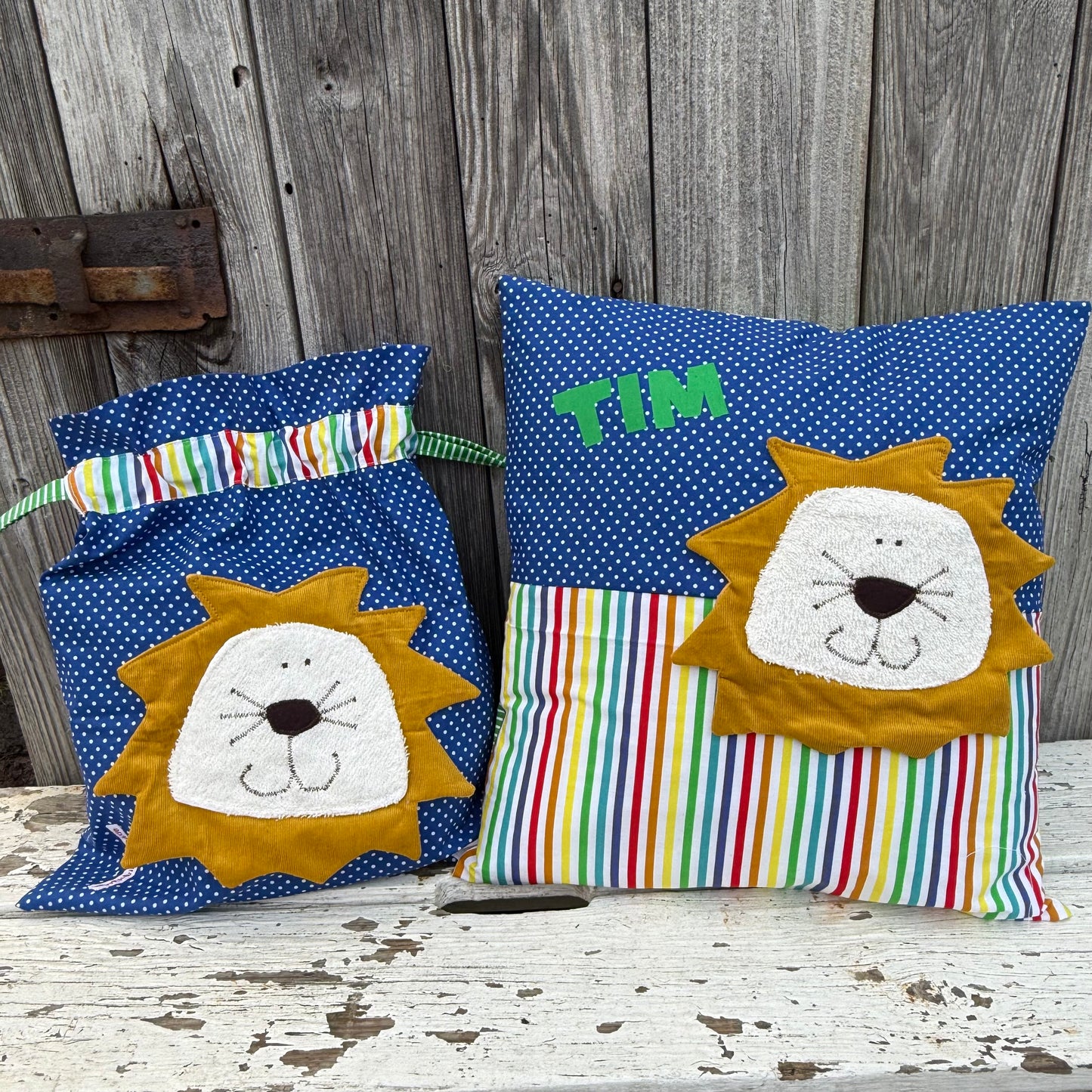 Personalisiertes Kinderkissen Geschenkset Löwe Zirkus | Namenskissen und Wetbag zur Geburt
