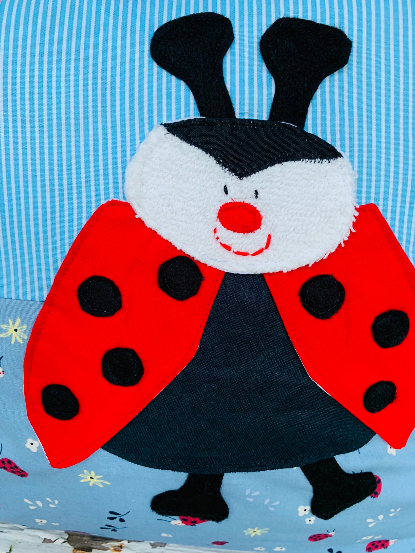 Marienkäfer Kissen personalisiert mit Namen | Handgemachtes Kinderkissen | Geschenk zur Geburt