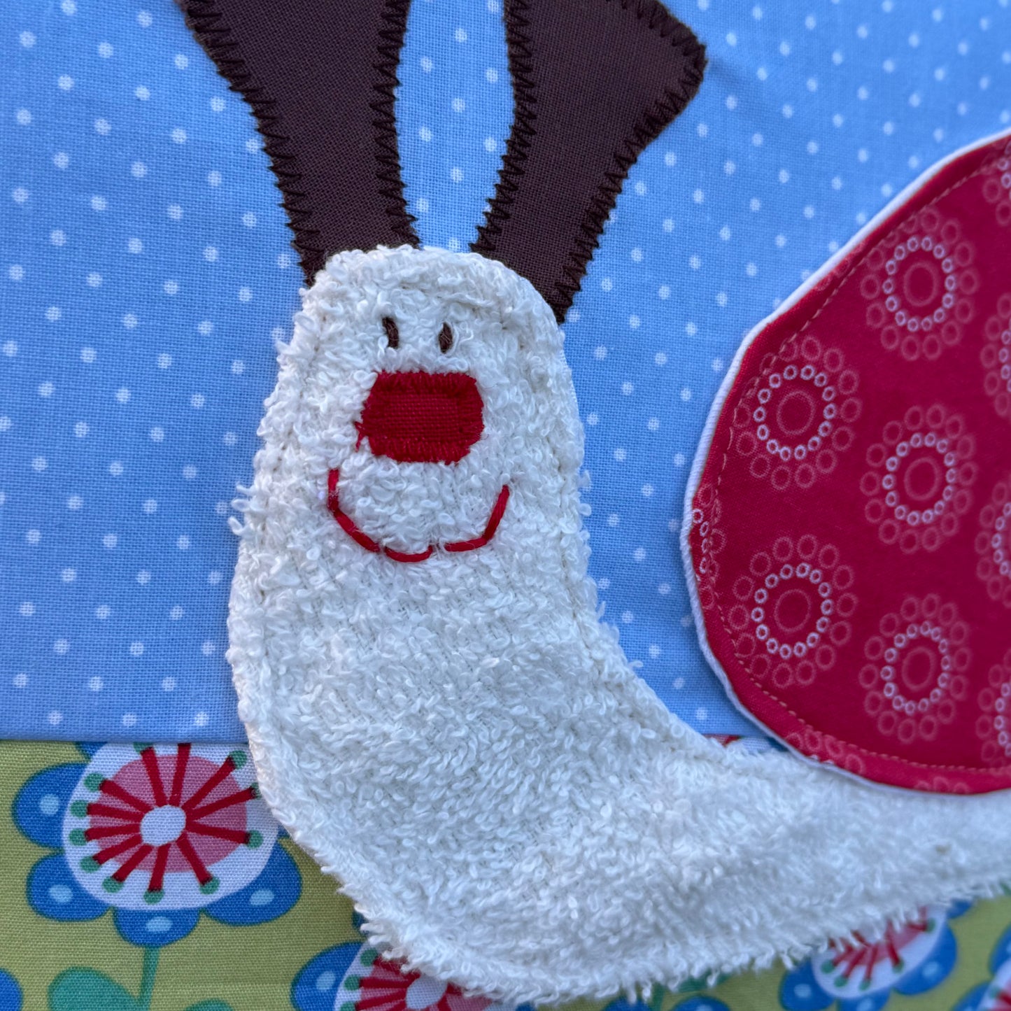 Kuschelkissen Schnecke – liebevolles Babygeschenk mit Namen zur Taufe