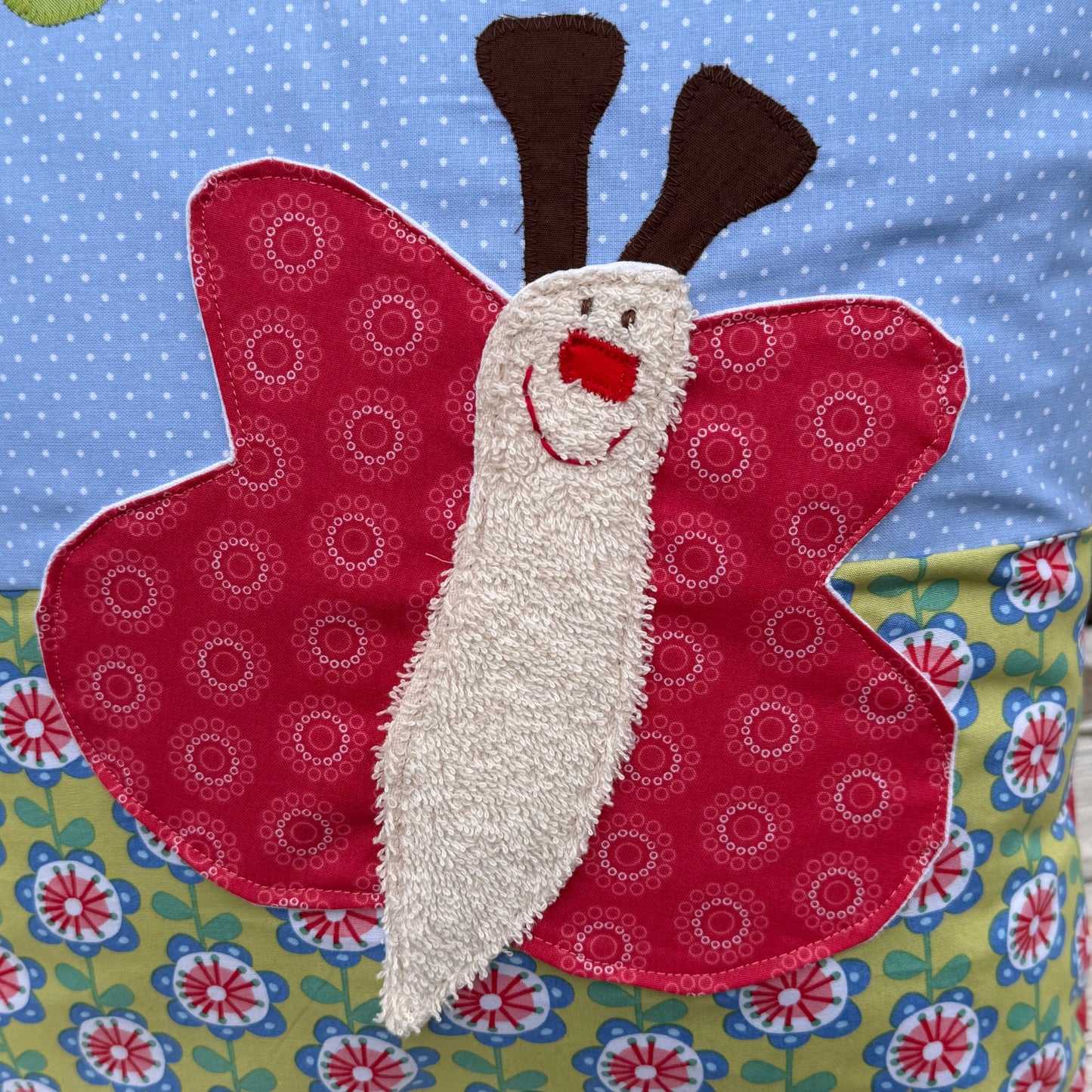 Kissen personalisiert mit Namen -Handgemachtes Babygeschenk zur Geburt mit Schmetterling