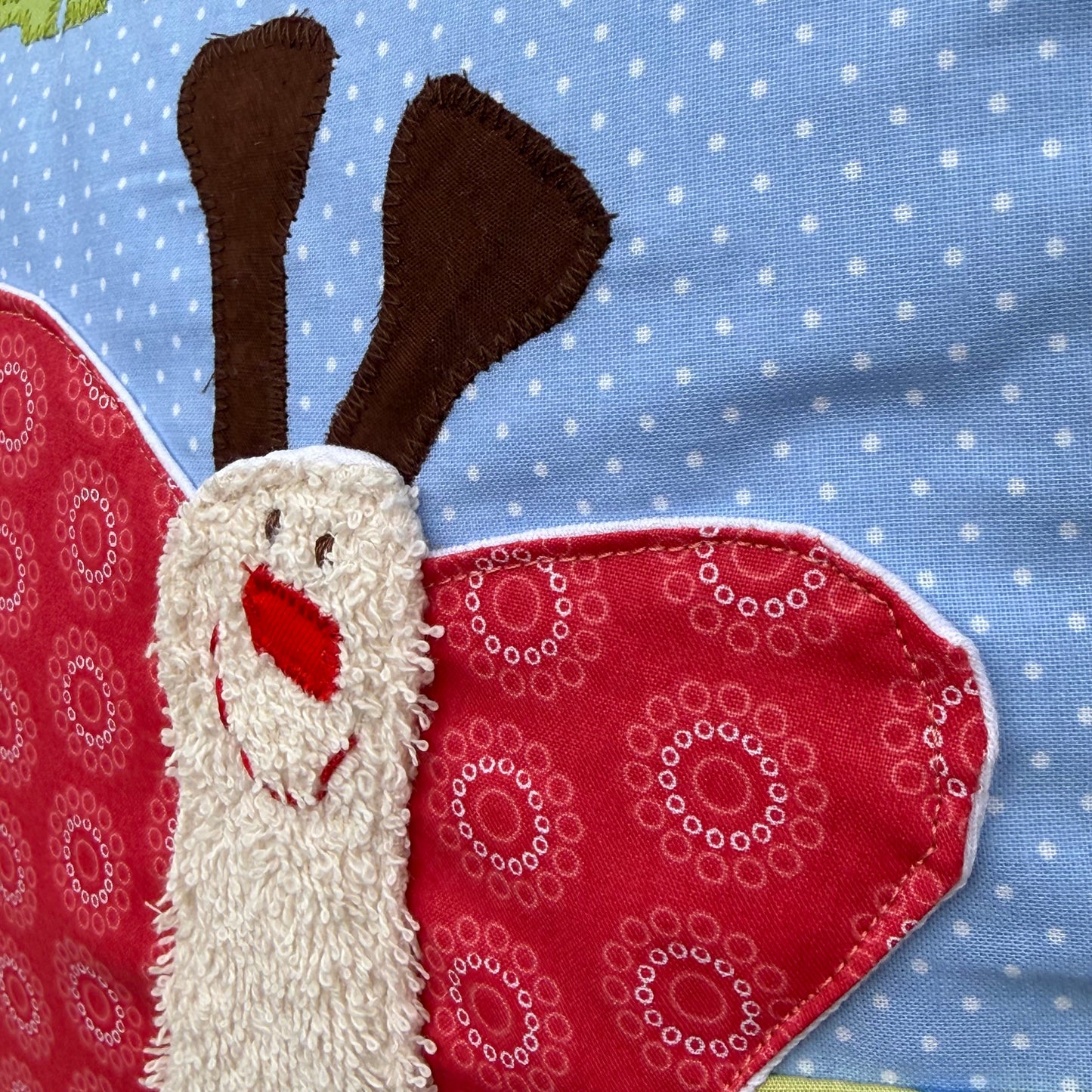 Kissen personalisiert mit Namen -Handgemachtes Babygeschenk zur Geburt mit Schmetterling