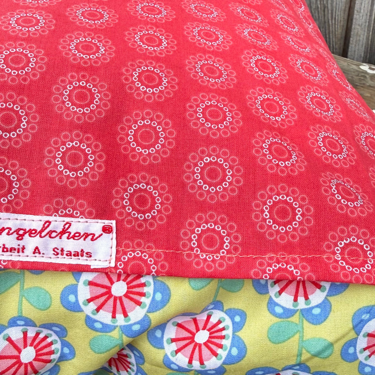 Kissen personalisiert mit Namen -Handgemachtes Babygeschenk zur Geburt mit Schmetterling