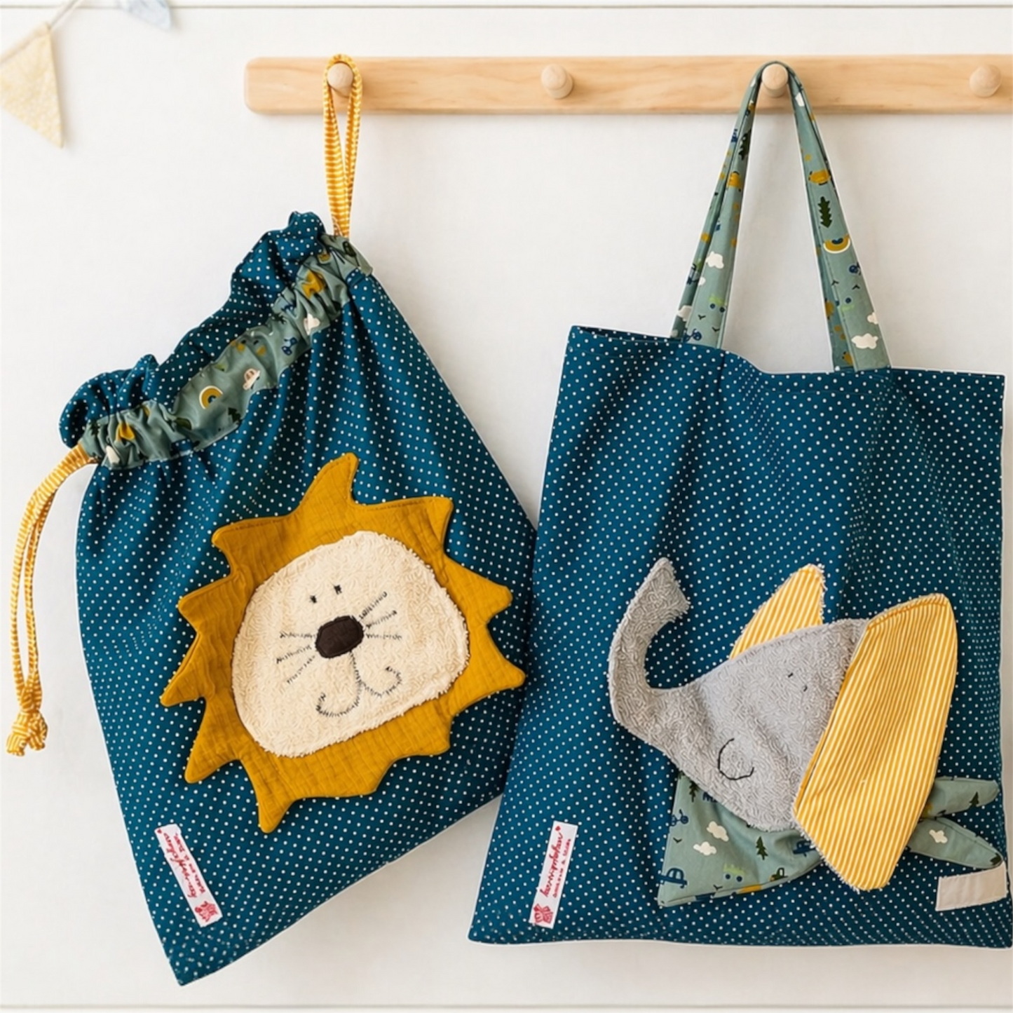 Kita-Set Löwe & Elefant – Handgemachte Wetbag und Garderobenbeutel mit Namen für Kinder