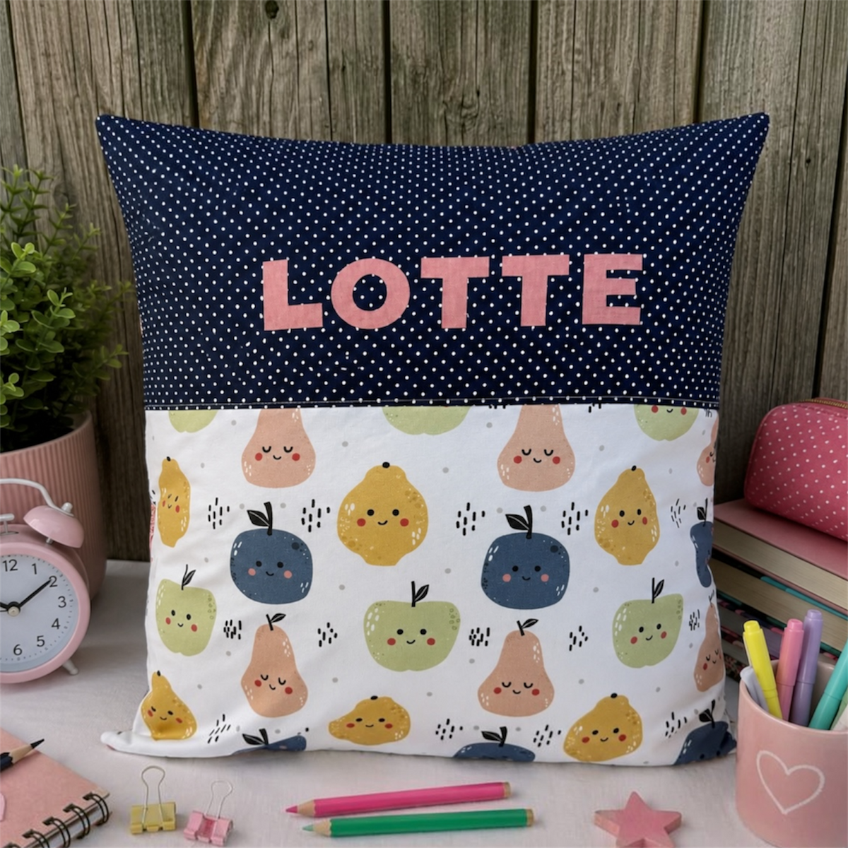 Kissen mit Namen Früchte | Personalisiertes Kinderkissen 40x40 cm | Geschenk für Kinder