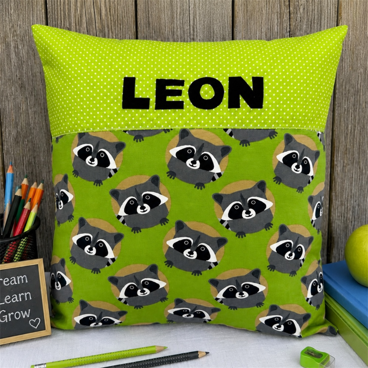 Waschbär Kissen mit Namen personalisiert – Kinderkissen 40x40 cm